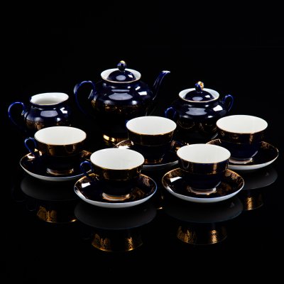 купить Сервиз чайный на 5 персон, украшенный растительным декором (13 предметов), фарфор, крытье, золочение, 1970-1991 гг.