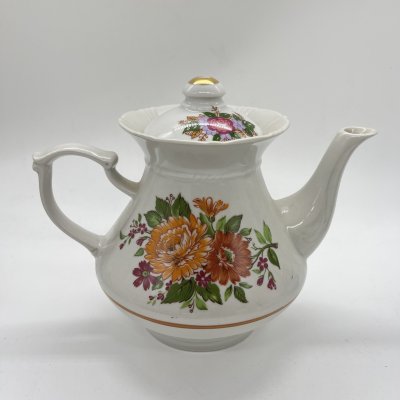 купить Доливной чайник с цветочным декором (крышка подбор), фарфор, деколь, Краснодарский фарфорово-фаянсовый завод «Чайка», СССР, 1970-1990 гг.