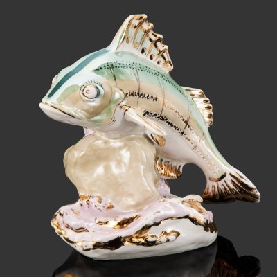 купить Статуэтка "Окунь" (большая), автор П.М. Кожин, фарфор, роспись, люстр, золочение, Дулевский фарфоровый завод (Дулёво), СССР, 1954 г.