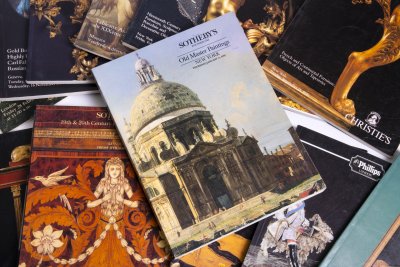 купить Набор из 14 различных иллюстрированных каталогов аукционных домов Sotheby's, Christie's, Bonhams, бумага, печать, Западная Европа, 1989-1999 гг.