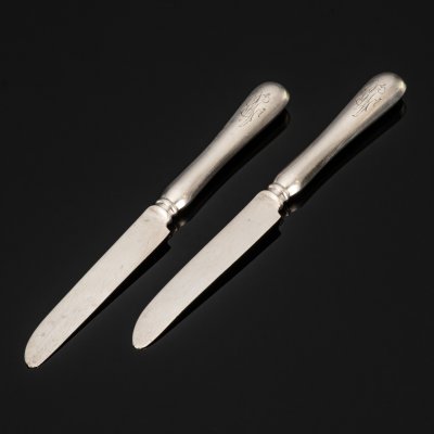 купить Пара десертных ножей с вензелями на рукоятях, металл, Фабрика братьев Грачевых, Российская империя, 1899-1908 гг.