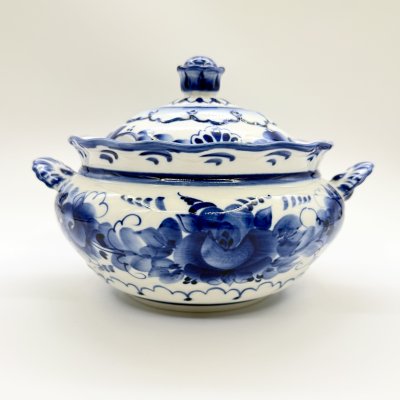 купить Супница, украшенная цветочным декором, Гжель, фарфор, роспись, Россия, 1991-2010 гг.