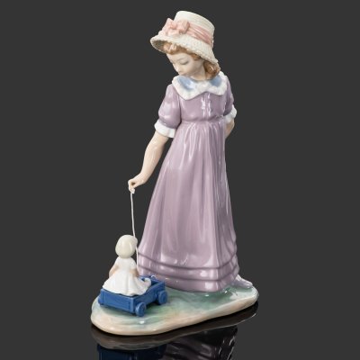 купить Статуэтка "Девочка с куклой", фарфор, роспись, Lladro, Испания, 1971-1974 гг.