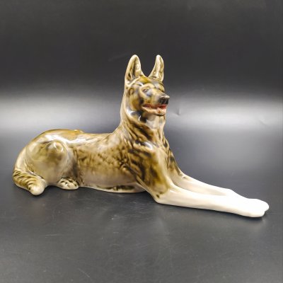 купить Статуэтка "Овчарка", скульптор В.С. Драчинская, фарфор, роспись, Ленинградский фарфоровый завод (ЛФЗ), СССР, 1960-1970 гг.