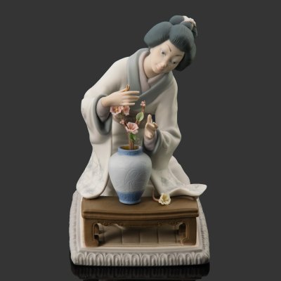 купить Статуэтка "Японка с сакурой", скульптор Vincente Martinez, фарфор, роспись, Lladro, Испания, 1973-1997 гг.