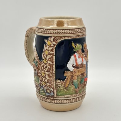 купить Кружка пивная, украшенная сценой музицирования, мануфактура "Staffel Stoneware", керамика, рельеф, роспись, Германия, 1960-1990 гг.