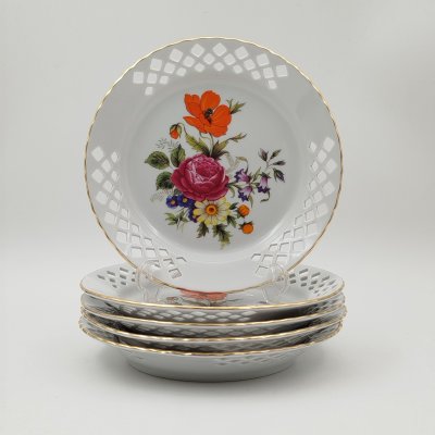 купить Набор из 5-ти пирожковых тарелок с прорезным бортом и с изображением цветов, Alba Iulia Apulum, фарфор, деколь, золочение, Румыния, 1970-1989 гг.