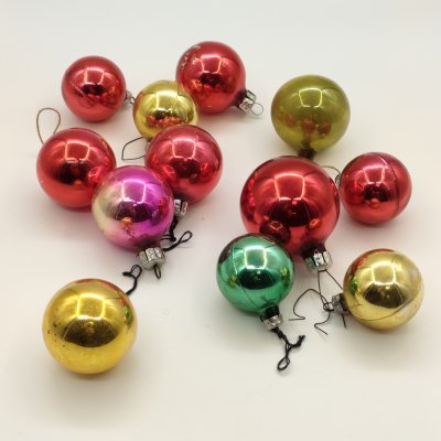 купить Набор из 12-ти ёлочных шаров различных расцветок (в подборе), стекло, металл, краска, СССР, 1970-1990 гг.