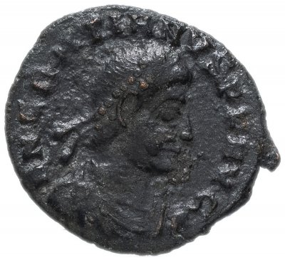 купить Римская Империя Грациан 367–383 гг фракция фоллиса (реверс: император идет вправо, волочит за волосы пленника)