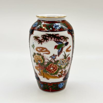 купить Небольшая вазочка, украшенная флоральным декором, фарфор, деколь с подрисовкой, Китай, 1990-2010 гг.