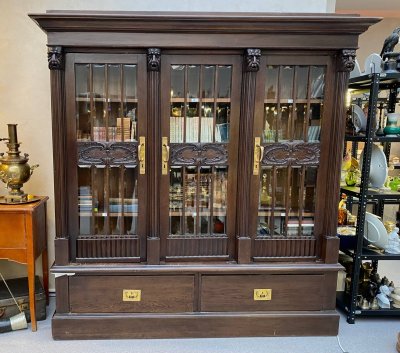 купить Книжный шкаф с секретом, дерево, дуб, стекло, металл, тонировка, Европа, 1890-1920 гг.