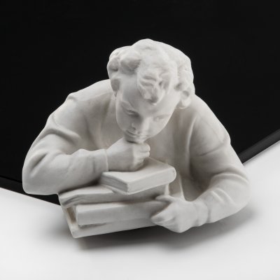 купить Статуэтка (бюст) "Юный Ленин за книгами", автор Б.В. Едунов, бисквит, СССР, 1950-1960 гг.