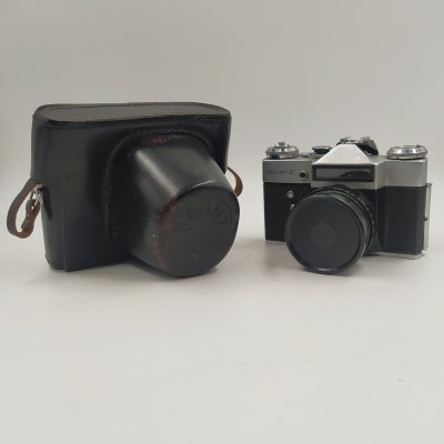 купить Фотоаппарат "Зенит-Е" с объективом "Гелиос-44-2" в оригинальном кофре, металл, стекло, пластик, кожа, Завод «Зенит», г. Вилейка, СССР, 1975 г.