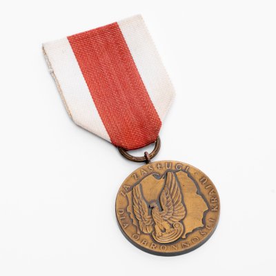 купить Медаль Польша "За заслуги при защите отечества" 3-ей степени
