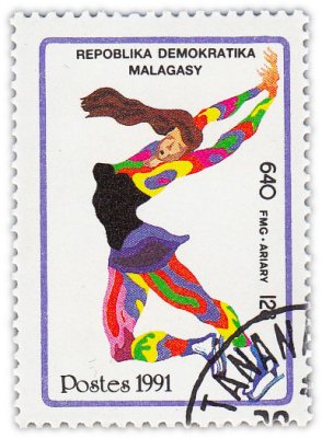 купить Мадагаскар (Малагасийская Республика) почтовая марка 128 ариари 1991 Танцы