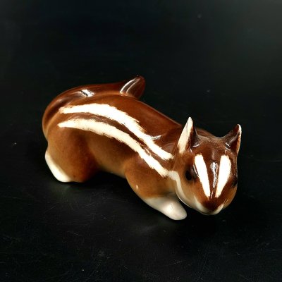 купить Статуэтка "Бурундук", скульптор П.П. Веселов, фарфор, роспись, Ленинградский фарфоровый завод (ЛФЗ), СССР, 1970-1992 гг.