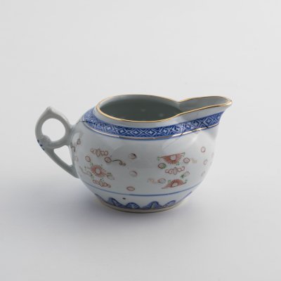 купить Молочник, украшенный орнаментальным декором, фарфор, рисовый фарфор, Китай, 1980-1990 гг.