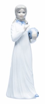 купить Статуэтка "Девочка с мячом", фарфор, роспись, мануфактура "Tengra porcelain", Испания, 1950-1980 гг.