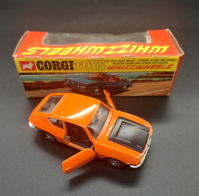 купить Модель автомобиля Lancia fulvia sport zagato в оригинальной коробке (масштаб 1:43), из серии Corgi toys 372 , The Mettoy Company Ltd, металл, пластик, картон, Великобритания, 1970 г.