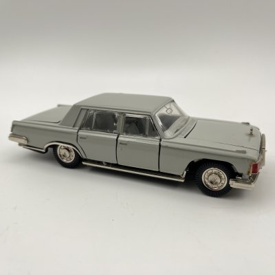 купить Модель автомобиля "ЗИЛ-117" , в масштабе 1:43, металл, пластик, Саратовский завод «Тантал», СССР, 1980-1990 гг.