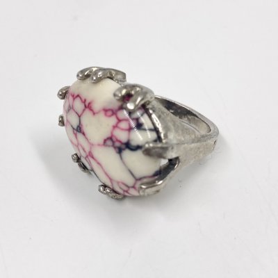 купить Кольцо/перстень со вставкой бело-розового оттенка, металл, композитный материал, Россия, 1990-2010 гг.