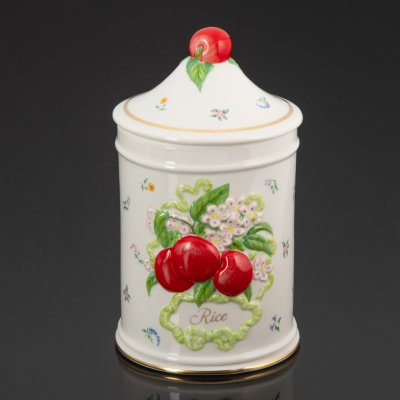 купить Крупная ёмкость для хранения риса "Rice" с рельефным изображением яблок и цветов из серии "Le cordon blue", мануфактура Franklin Mint (США), фарфор, роспись, деколь, золочение, Азия, 1980-1990 гг.
