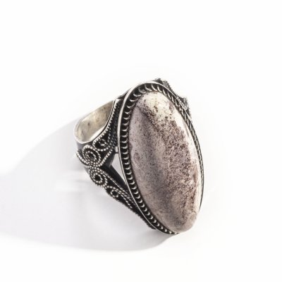 купить Кольцо декорированное сканью с кабошоном из натурального камня, серебро 916 пробы, Свердловская ювелирно-гранильная фабрика, СССР, 1953-1967 гг.