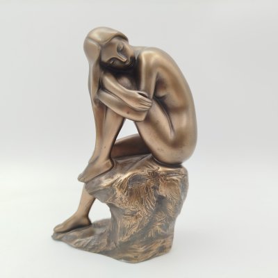 купить Статуэтка "Девушка на скале", полистоун, Veronese, Тайвань, 2000-2020 гг.