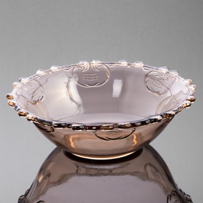 купить Салатник с фигурным бортом, розовое стекло, СССР, 1950-1980 гг.