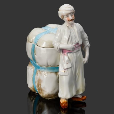 купить Чайница/шкатулка "Восточный торговец" ("Араб"), фарфор, роспись, Европа, 1890-1920 гг.