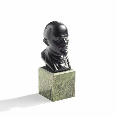 купить Бюст В.И. Ленина на каменном основании, чугун, камень, Каслинский чугунолитейный завод (Касли), СССР, 1976 г.