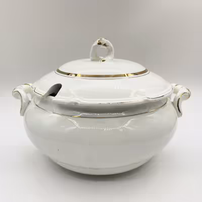 купить Супница с фигурными ручками, фаянс, золочение, Конаковский фаянсовый завод им. М.И. Калинина (ЗиК Конаково), СССР, 1962-1974 гг.