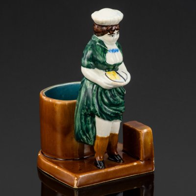 купить Спичечница "Трактирщица", фаянс, роспись, Россия, 1910-1930 гг.