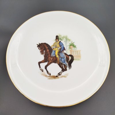 купить Тарелка "Hussard de Russie" (Русский гусар) из серии "Champs Élysées Paris. European Cavalry" (Чемпионы Елисейских Полей. Европейская кавалерия), Kuba Porzellan, фарфор, деколь, золочение, Германия, 1970-1990 гг.