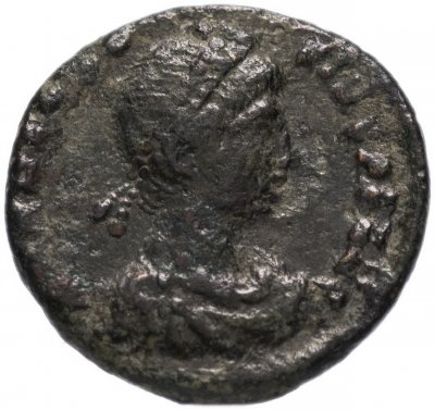 купить Римская Империя Феодосий I 379-395 гг 4 денария (реверс: Виктория идет влево, на плече трофей, волочит пленника)