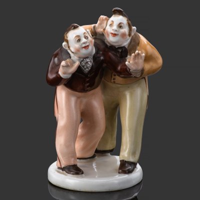 купить Статуэтка "Бобчинский и Добчинский" из серии "Гоголевские персонажи" по произведению Н. В. Гоголя "Ревизор", Б. Я. Воробьев, И. И. Ризнич, фарфор, роспись, Ленинградский фарфоровый завод (ЛФЗ), СССР, 1950-1960 гг.