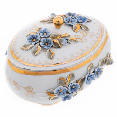 купить Шкатулка фарфоровая с лепным цветочным декором , фарфор, роспись, золочение, "Кисловодская фабрика сувениров", СССР, 1980 гг.