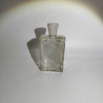 купить Флакон парфюмерный с растительным декором по периметру, стекло, Западная Европа, 1900-1940 гг.