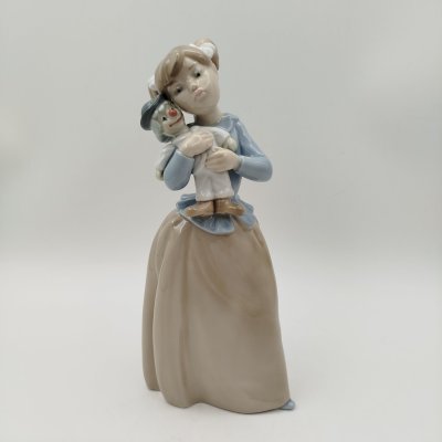купить Статуэтка "Девочка с игрушечным клоуном", фарфор, роспись, NAO Porcelain, Испания, 1985-2000 гг.