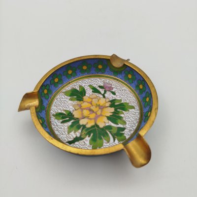 купить Пепельница с цветочным декором, выполненная в технике клуазоне, латунь, эмали, Китай, 1950-1970 гг.