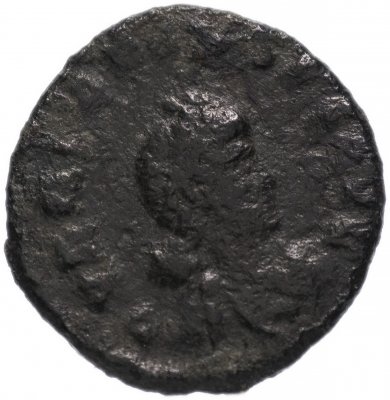 купить Римская Империя Феодосий I 379-395 гг 4 денария (реверс: Виктория идет влево, на плече трофей, волочит пленника)