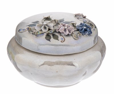 купить Шкатулка с лепным декором на крышке, фаянс, СССР, 1970-1990 гг.