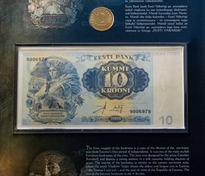 купить Эстония набор из 10 крон 2008 и 1 крона 2008 "90-летие Эстонской Республики" в буклете