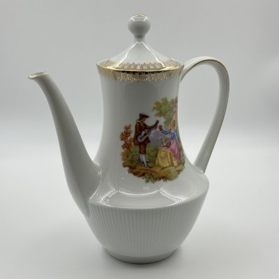 купить Чайник (кофейник), украшенный изображением галантной сцены (музицирование), фарфор, деколь, золочение, Mitterteich Bavaria, Германия, 1960-1980 гг.