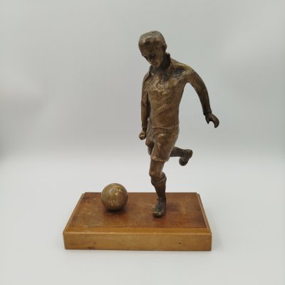 купить Статуэтка "Футболист", бронза, дерево, краска, Европа, 1970-1990 гг.