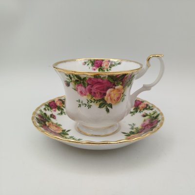 купить Чайная пара "Old Country Roses" ("Старые деревенские розы"), фарфор, деколь, золочение, Royal Albert, Великобритания, 1960-1980 гг.