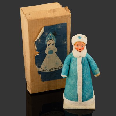 купить Подставная игрушка (под ёлку) "Снегурочка" в оригинальной коробке, Теребовлянская фабрика елочных украшений, вата, бумага, картон, папье-маше, роспись, СССР, 1974 г.