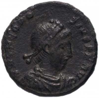 купить Римская Империя Феодосий I 379-395 гг 4 денария (реверс: Виктория идет влево, на плече трофей, волочит пленника)