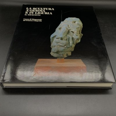 купить Книга "La scultura a genova e in Liguria il novecento" Volume III, Cassa risparmio Genova e Imperia Carige, бумага, печать, суперобложка, Италия, 1989 г.