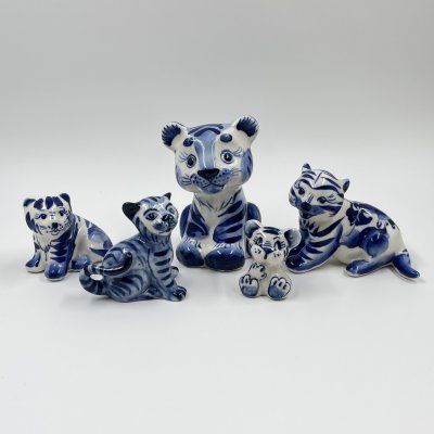 купить Набор "Тигрята" из 5 статуэток (в подборе), Гжель, фарфор, роспись, Россия, 1990-2000 гг.
